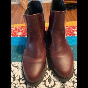 Dr. Martens size 7 Chelsea boots